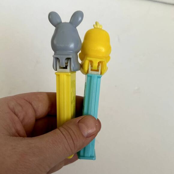 Easter Pez Lot Set of 2 Bunny Rabbit Baby Chick Blue Yellow - Picture 5 of 9